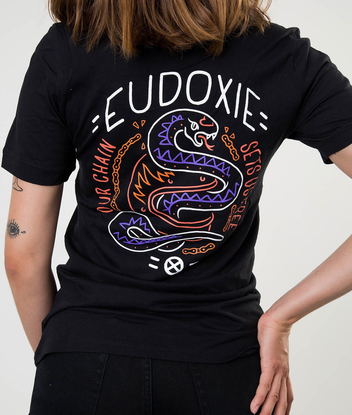 Eudoxie Black Masha T-Shirt - ExtraLarge - Bild 4