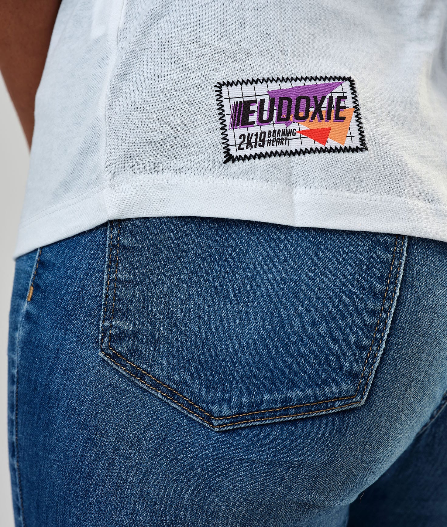 Eudoxie Nas Long-Sleeved T-Shirt - Medium - Bild 6